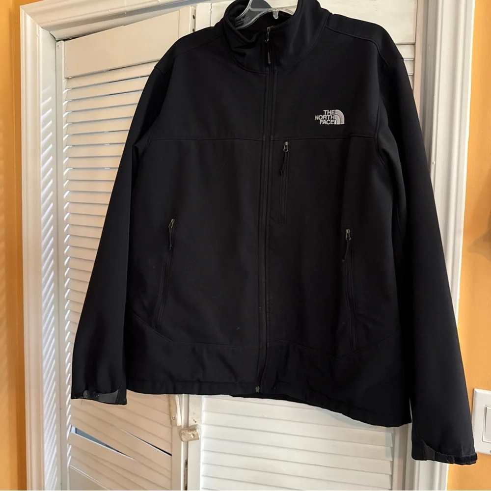 The North Face Men's Black Performance Jacket